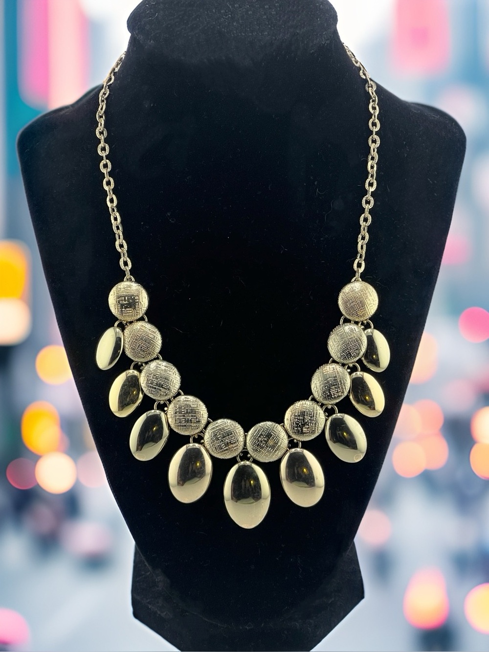 Liz Claiborne Bib Statement Necklace Costume Jewelry Collection ❣️